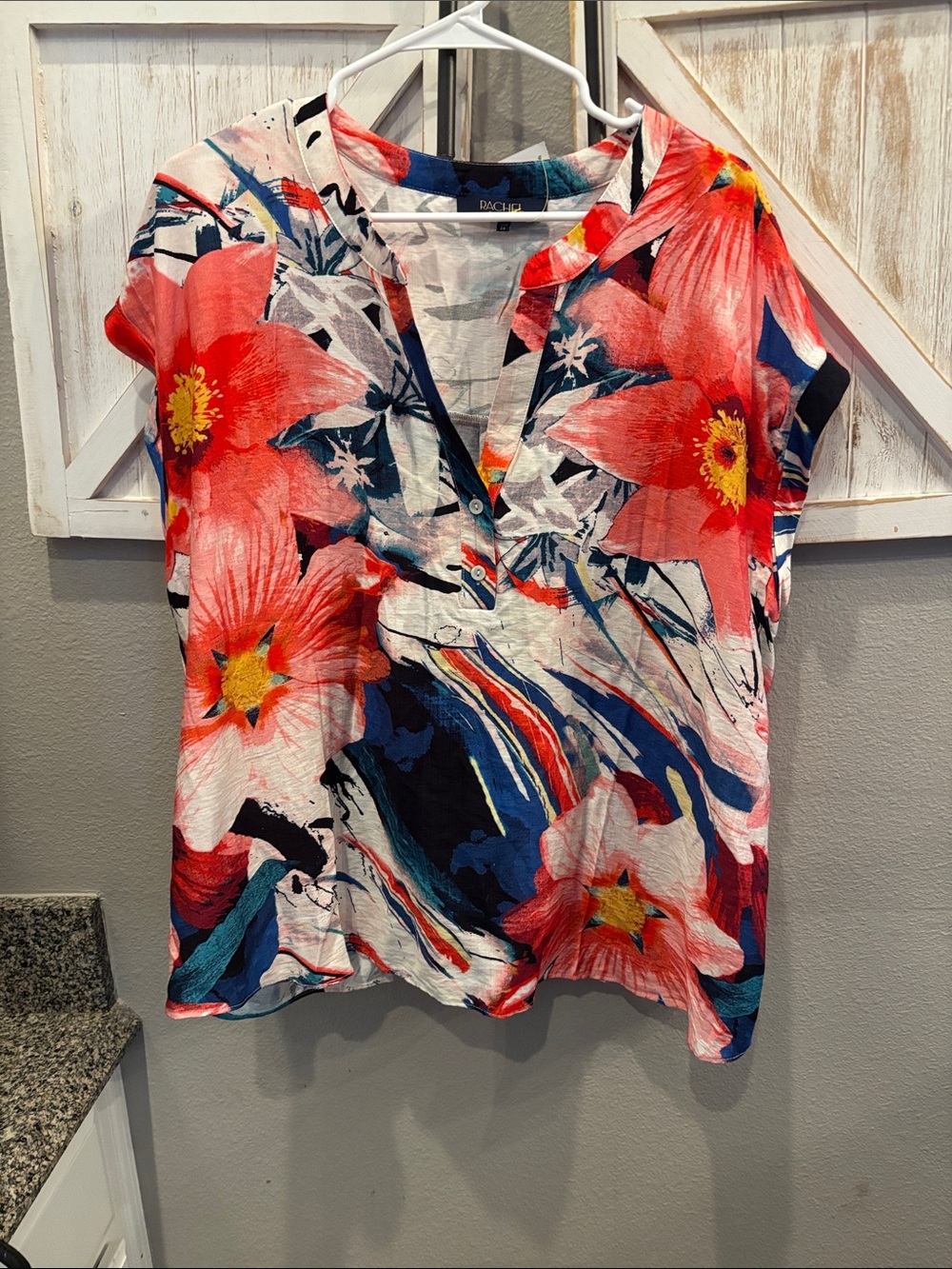 Bright Coral Floral Split-Neck Women’s Top ptp 26